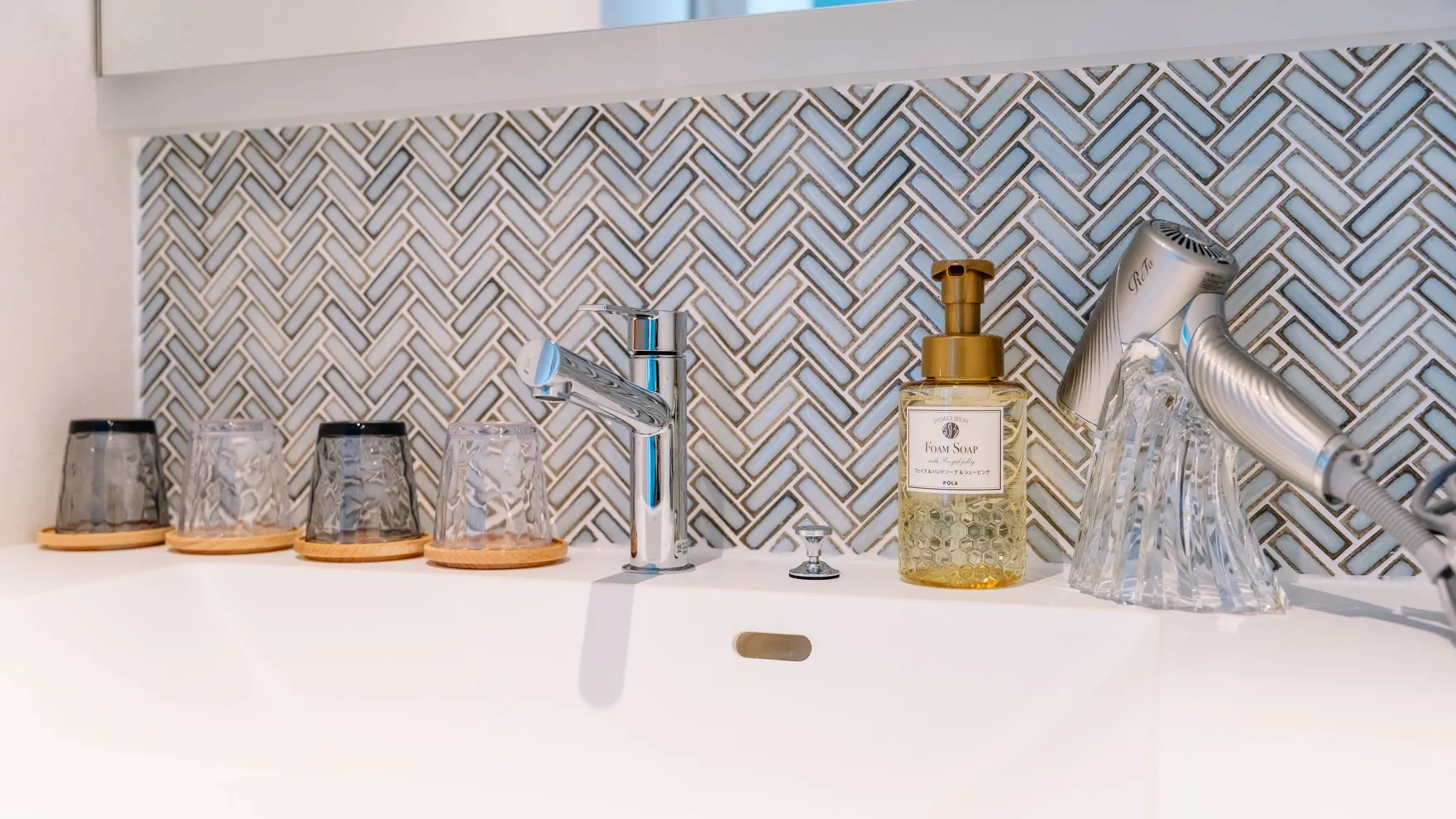 Deluxe Twin Spring/Autumn interior